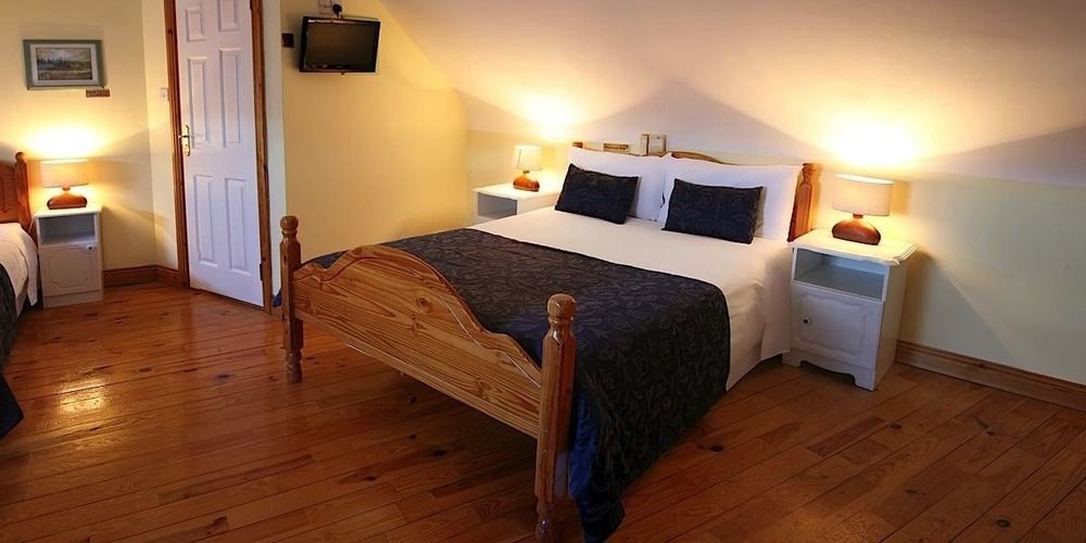 Mccarthy'S Lodge B&B Westport