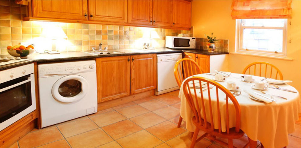 Mccarthy'S Lodge B&B Guest house Westport